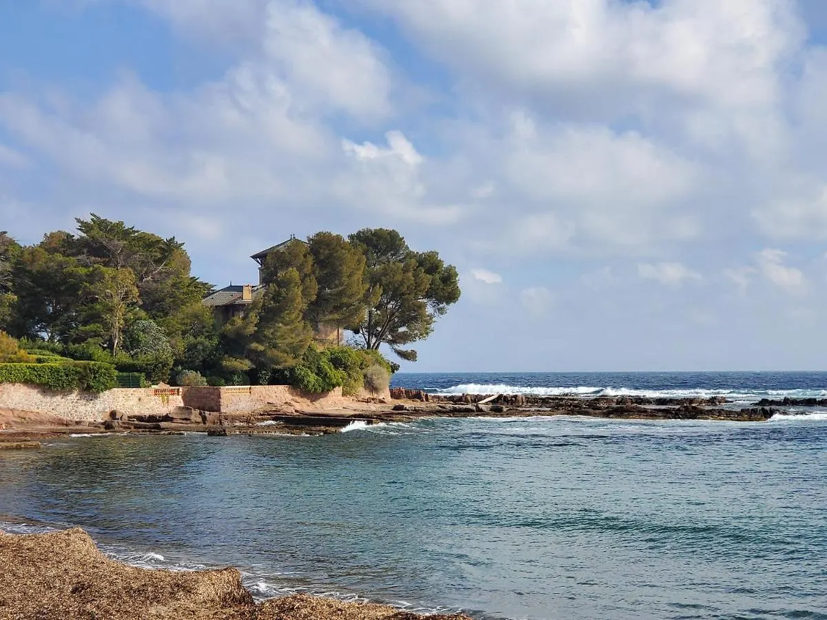 Apartment Saint-Raphael La Peguiere Face A La Plage Vue Mer