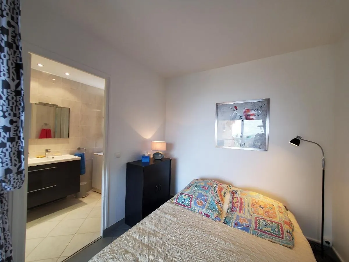 Saint-Raphael La Peguiere Face A La Plage Vue Mer Apartment