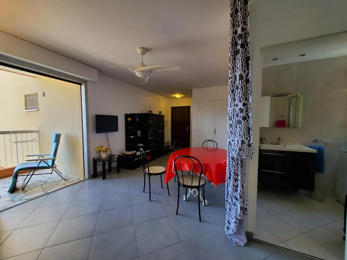 Apartment Saint-Raphael La Peguiere Face A La Plage Vue Mer France